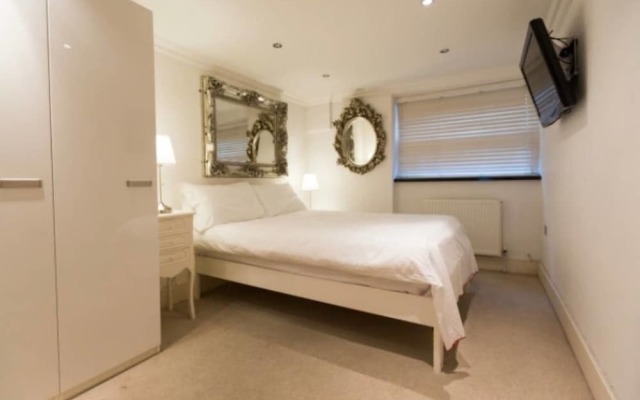 Camden Spacious Apartment