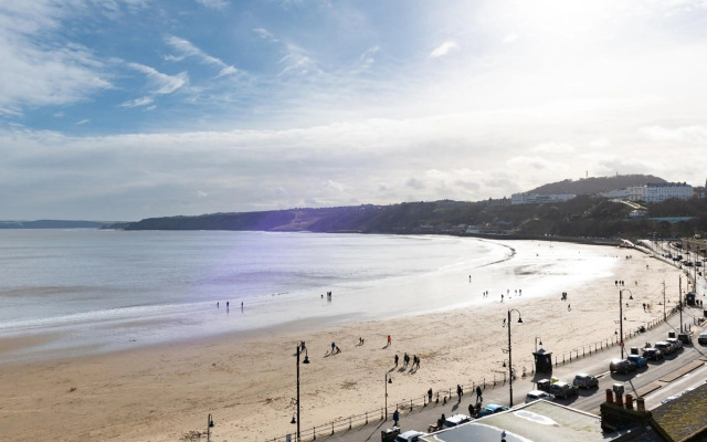 Scarborough Stays - Captain Bay Apartments