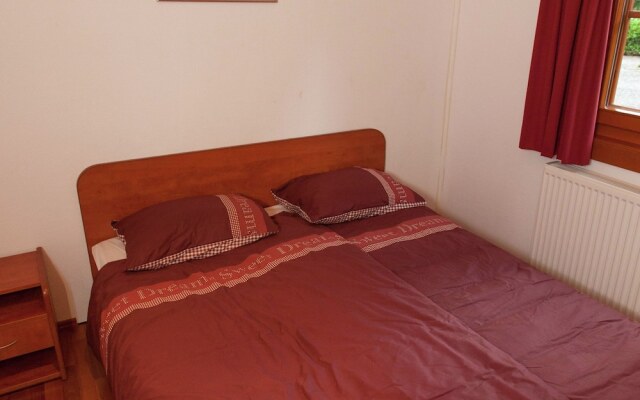 Wooden Chalet 30 km From Maastricht