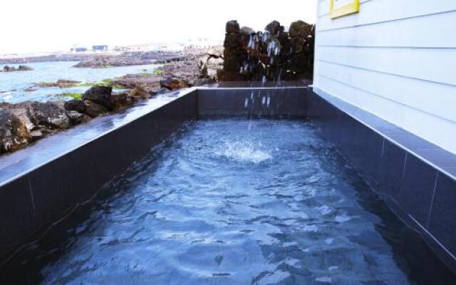 Jeju Namoo-n-sea Pension