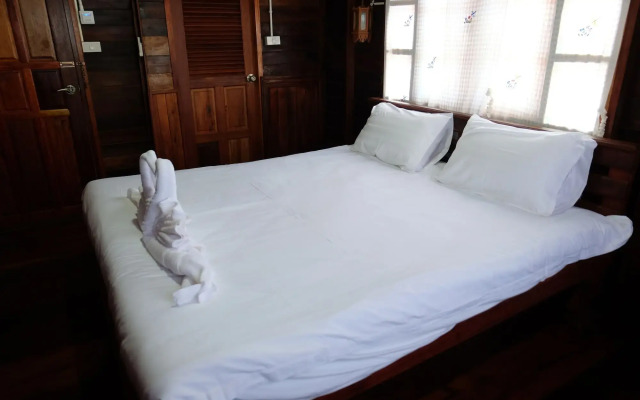 Baan Kun Tuad Ko Si Chang