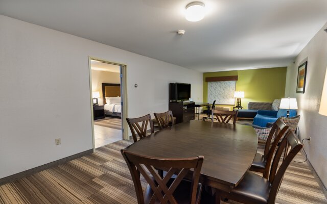 Country Inn & Suites by Radisson, South Haven, MI