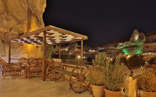 Moonlight Cave Suite Hotel