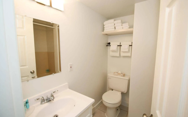 Duffin Cove Oceanfront Lodging