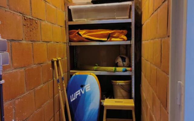 Nieuw modern appartement vlakbij strand