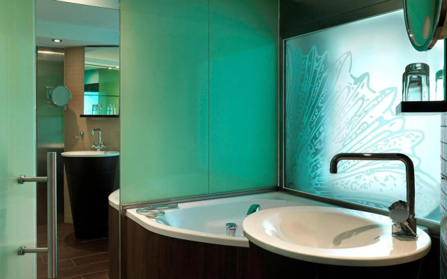 Le Meridien Beach Plaza