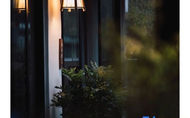 Xiang·Stay Homestay (Xingyi Wanfenglin Branch)