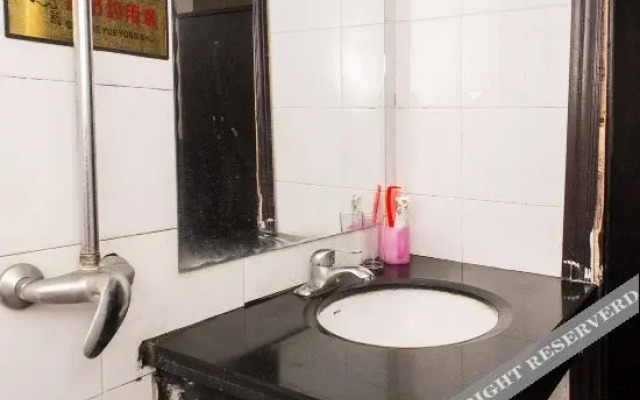 Old Town Hostel and Local Flavour Restaurant