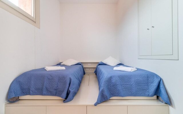 Carmini Canal View and Balcony with Lift