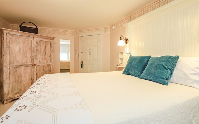 The Charlotte Hotel & Restaurant