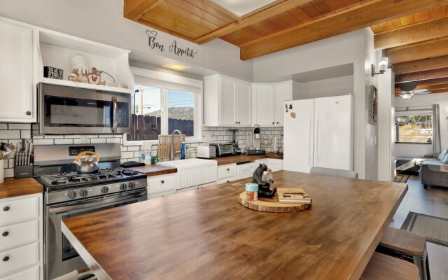 JAY Bird Landing Escape #2308