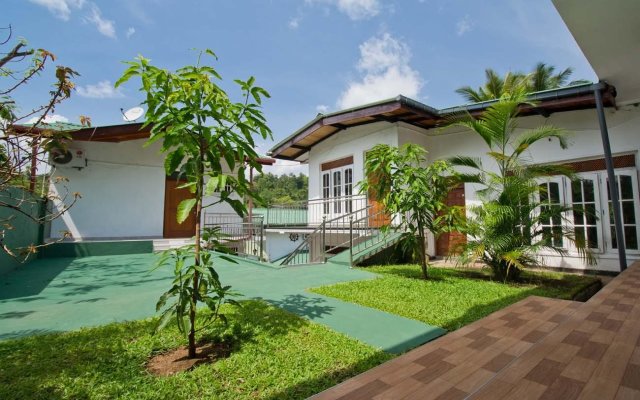 Kandy Riverside Villa