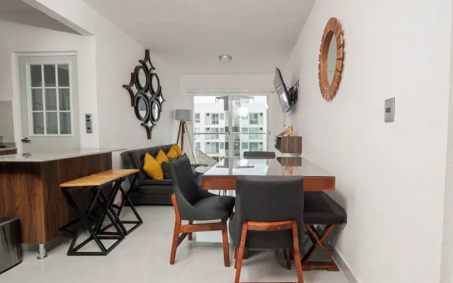 Cozy 2-Bedroom Retreat with Pool Access