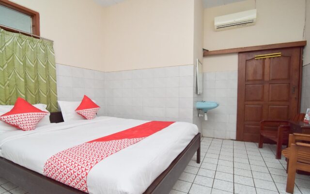 Hotel & Restaurant Basra