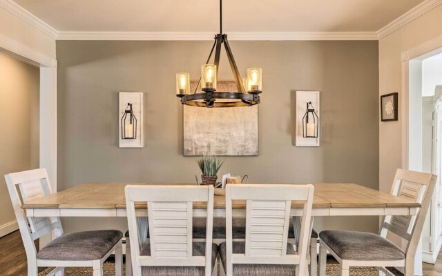 Mattituck Home w/ Fireplaces - Near Wineries