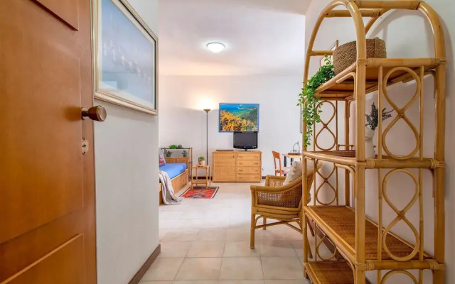 Sardinia RE - Lilium Central Flat