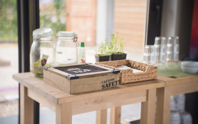 Хостел WOT Ericeira Surf Social