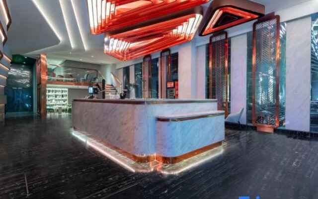 Qilai Light Luxury Hotel