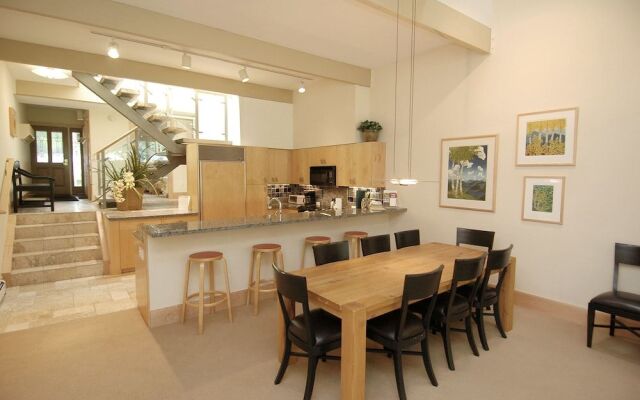 Clarendon by Frias Properties