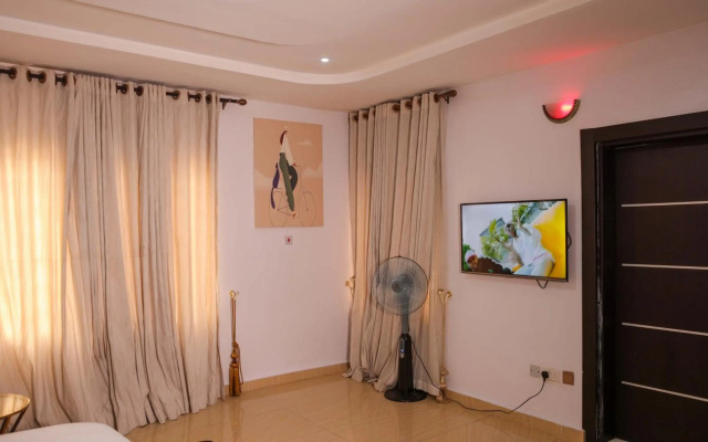 Bol Lodge And Apartment