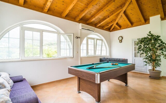 Nice Home in Slano With 6 Bedrooms and Wifi