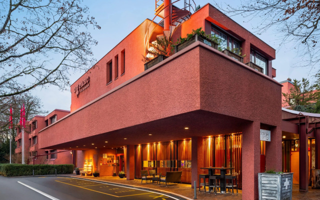 Ramada by Wyndham Baden Hotel du Parc — 4-star hotel in Baden