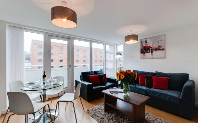 Base Serviced Apartments - The Docks