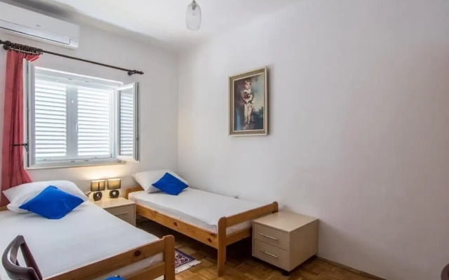 Marinka - With Backyard - A1