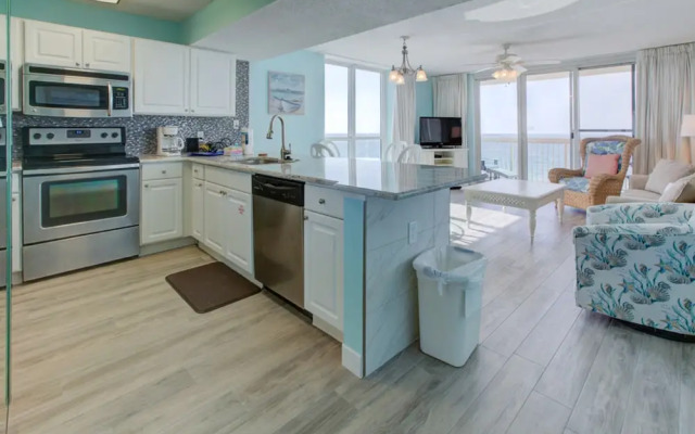 Pelican Beach Resort 1001