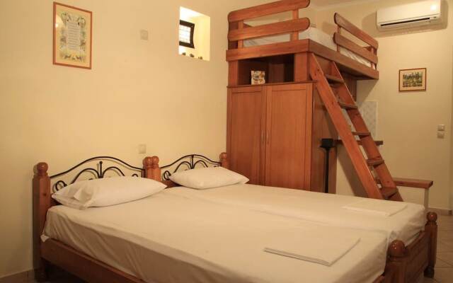 Aigiali Rooms