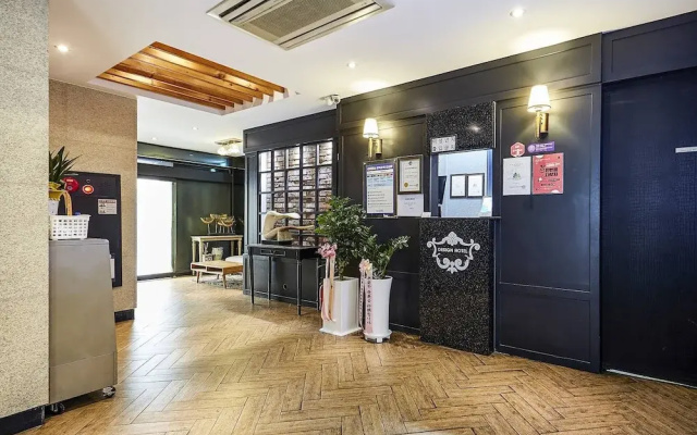 FILM37.2HOTEL