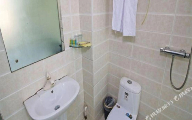 Qianyuan Hotel (Dalian Xi'an Road Shop)