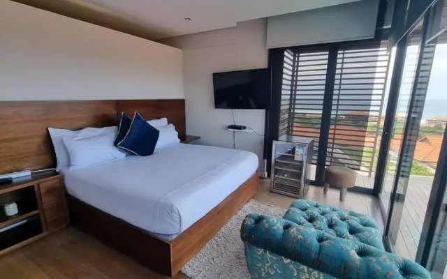 Sea Facing 4 Bedroom Holiday Home in Zimbali