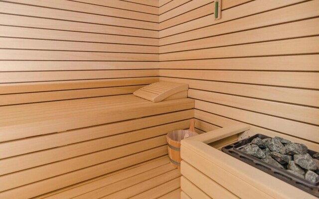 Nice Home in Sreser with Hot Tub, Sauna & WiFi