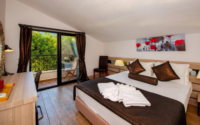 S3 Seahorse Beach Club & Hotel