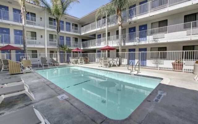 Studio 6 Suites – Bellflower, Ca  - Los Angeles