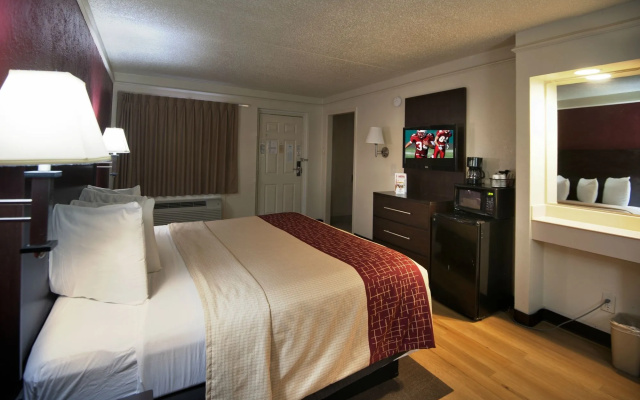 Red Roof Inn North Dallas - Park Central