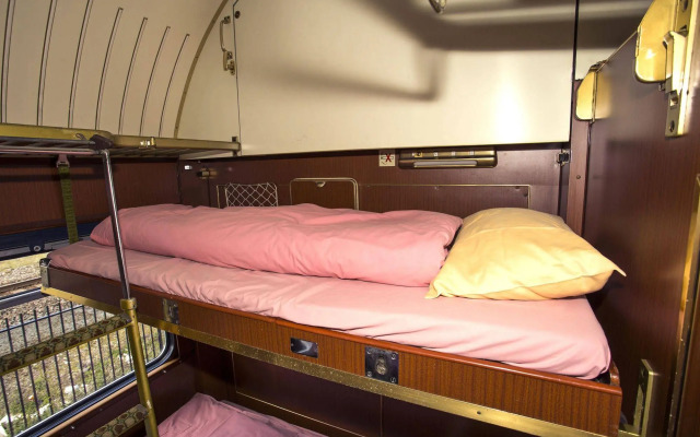 Train Lodge Amsterdam - Hostel