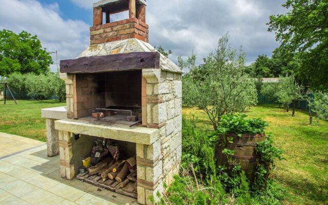 Roofed Villa in Istria With Private Pool