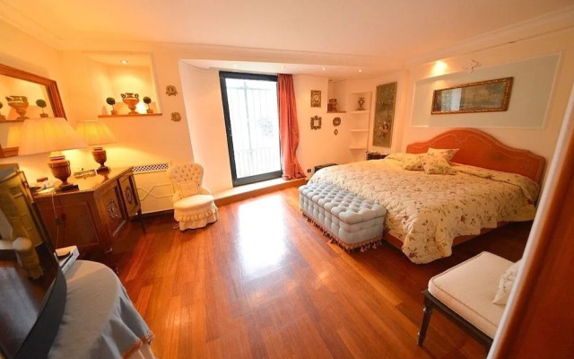 Prestigious Apartment Via Giulia