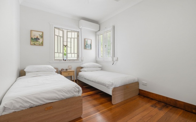 Family-friendly Home in Vibrant West End – Guest Rooms – Brisbane