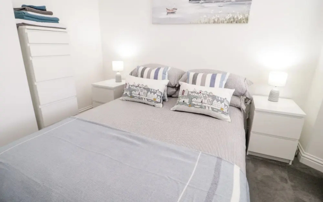 Apartment 6