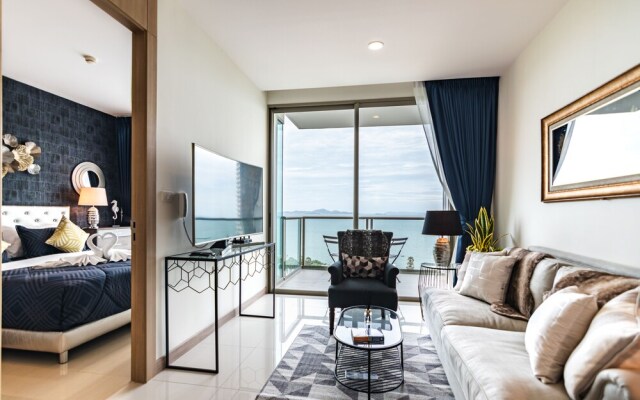 The Riviera Wongamat by Pattaya Holiday