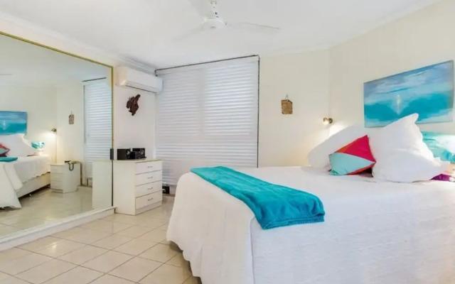 Cairns Ocean View Apartment in Aquarius