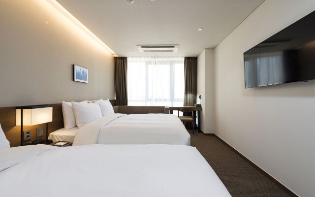 Ramada Encore by Wyndham Haeundae