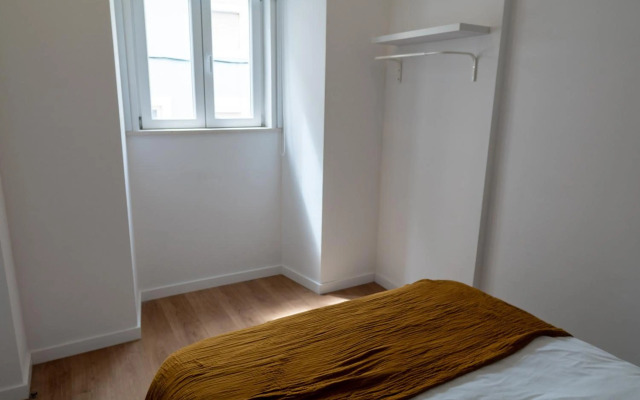 Feels Like Home Ajuda Modern Apartment