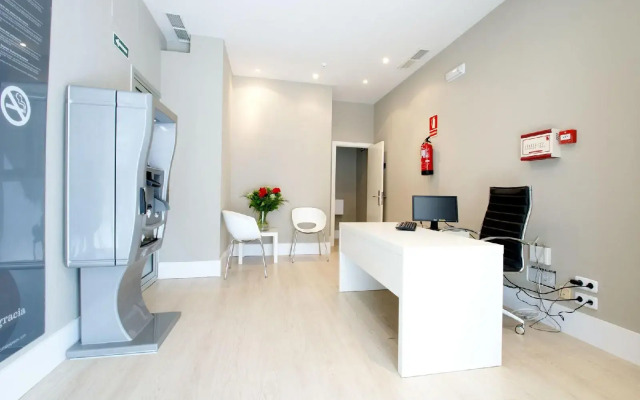 Hostal Express by gaiarooms
