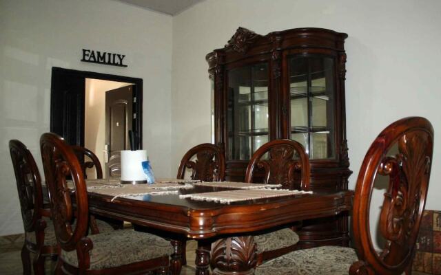 The Whitestone Inn