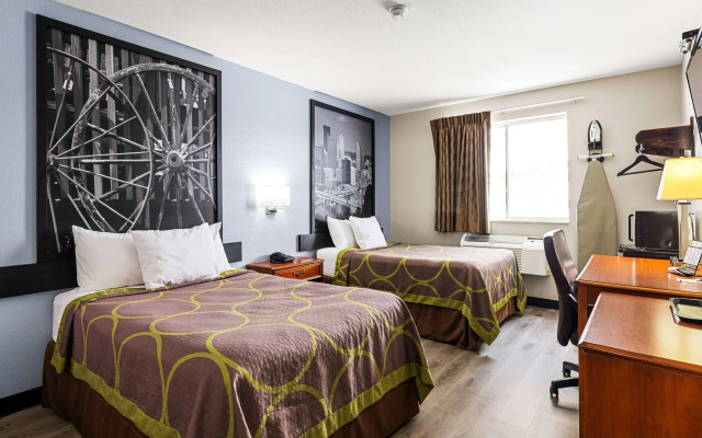 Super 8 by Wyndham Pittsburgh/Monroeville