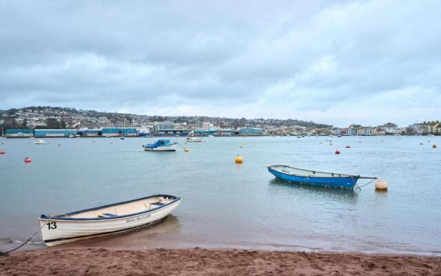 2BD Holiday Apartment in the Heart of Shaldon